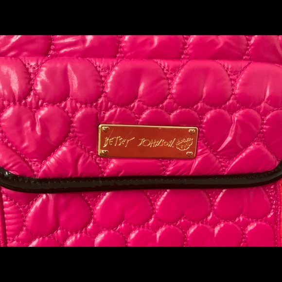 BETSEY JOHNSON CROSSBODY/SHOULDER BAG HOT PINK - Picture 2 of 5